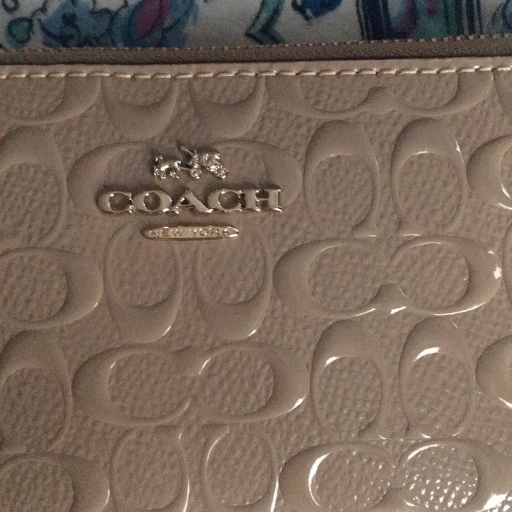 AUTHENTIC COACH WALLET